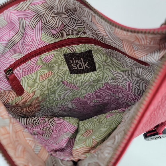 ❤️ The Sak Red Leather Crossbody – Soft, Functional & Beautifully Made - Picture 7 of 8